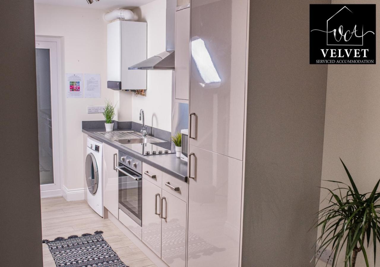 1 Bed House , Free Wifi,Free Parking,Leasure,Business Apartment สวอนซี ภายนอก รูปภาพ